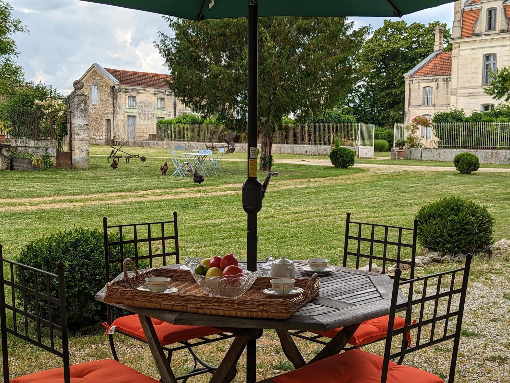 Bed and Breakfast Domaine Du Faure Chadurie Номер фото